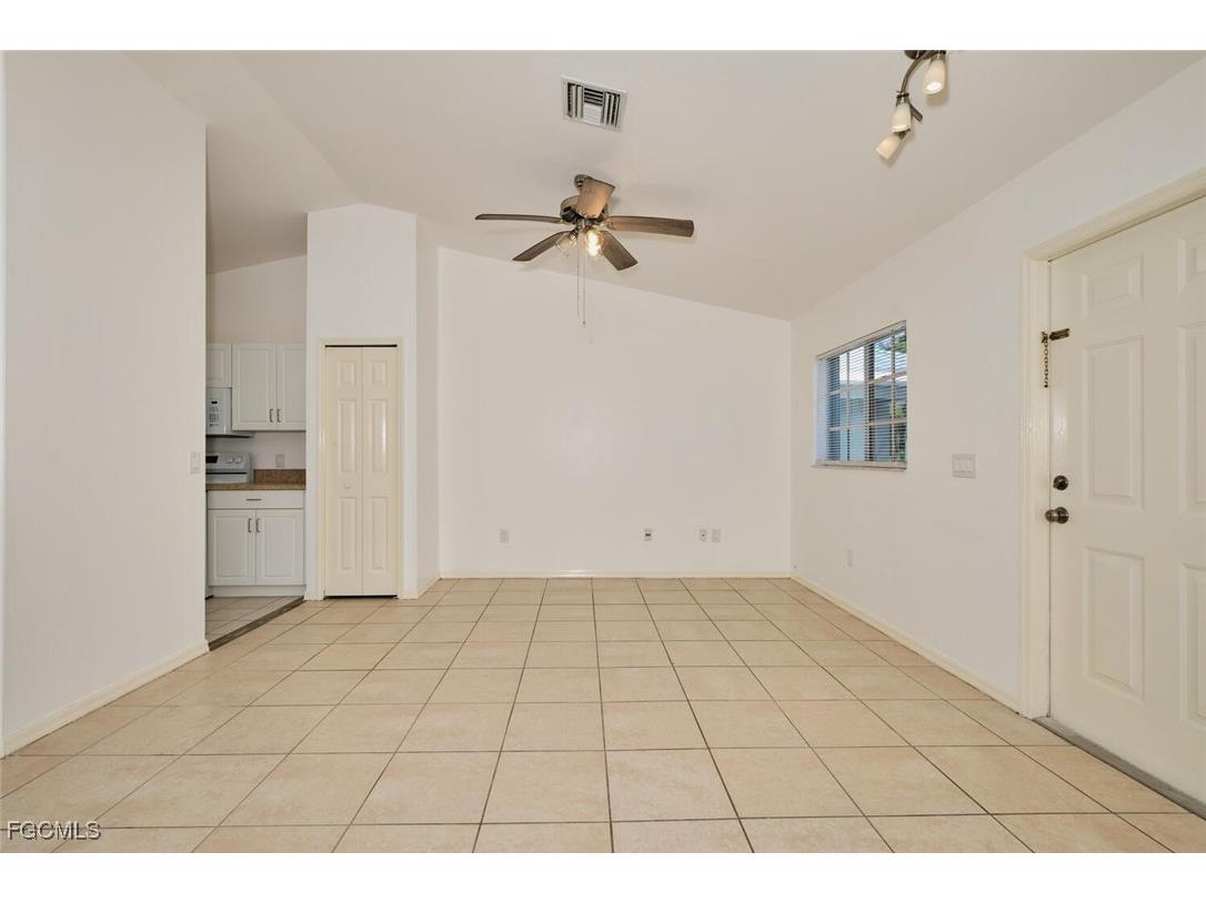 3825 Hollycrest Street Fort Myers FL 33905 2025011163 image7