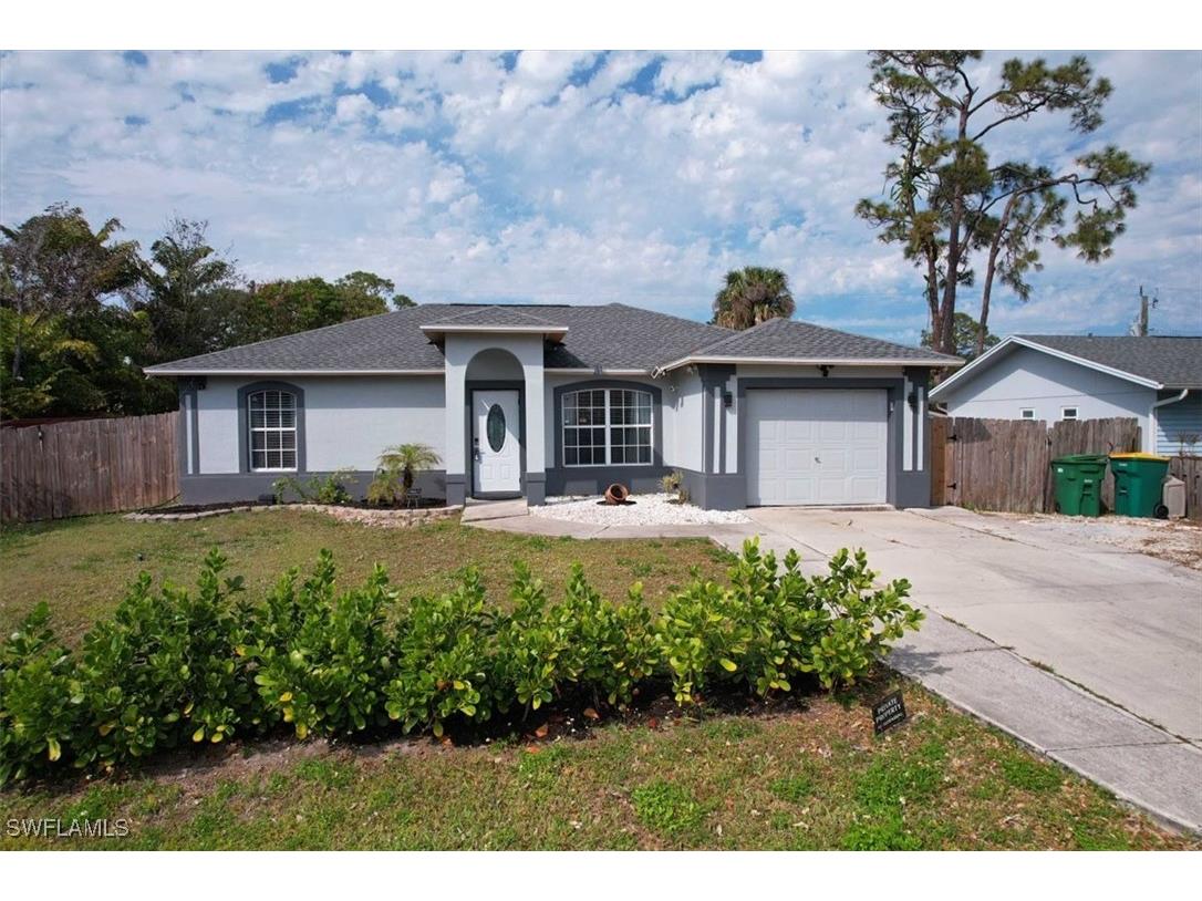 3825 Rose Avenue Naples FL 34112 225022378 image1