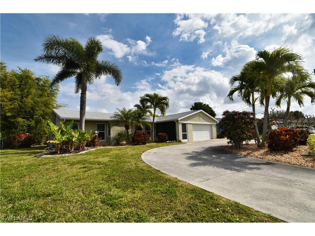 3825 SE 10th Place Cape Coral FL 33904 224020042 image1