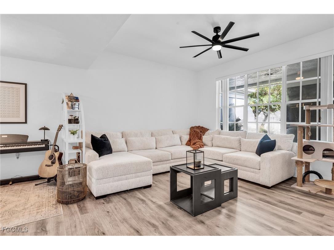 3825 Schoolhouse Road E #5 Fort Myers FL 33916 2026004162 image1