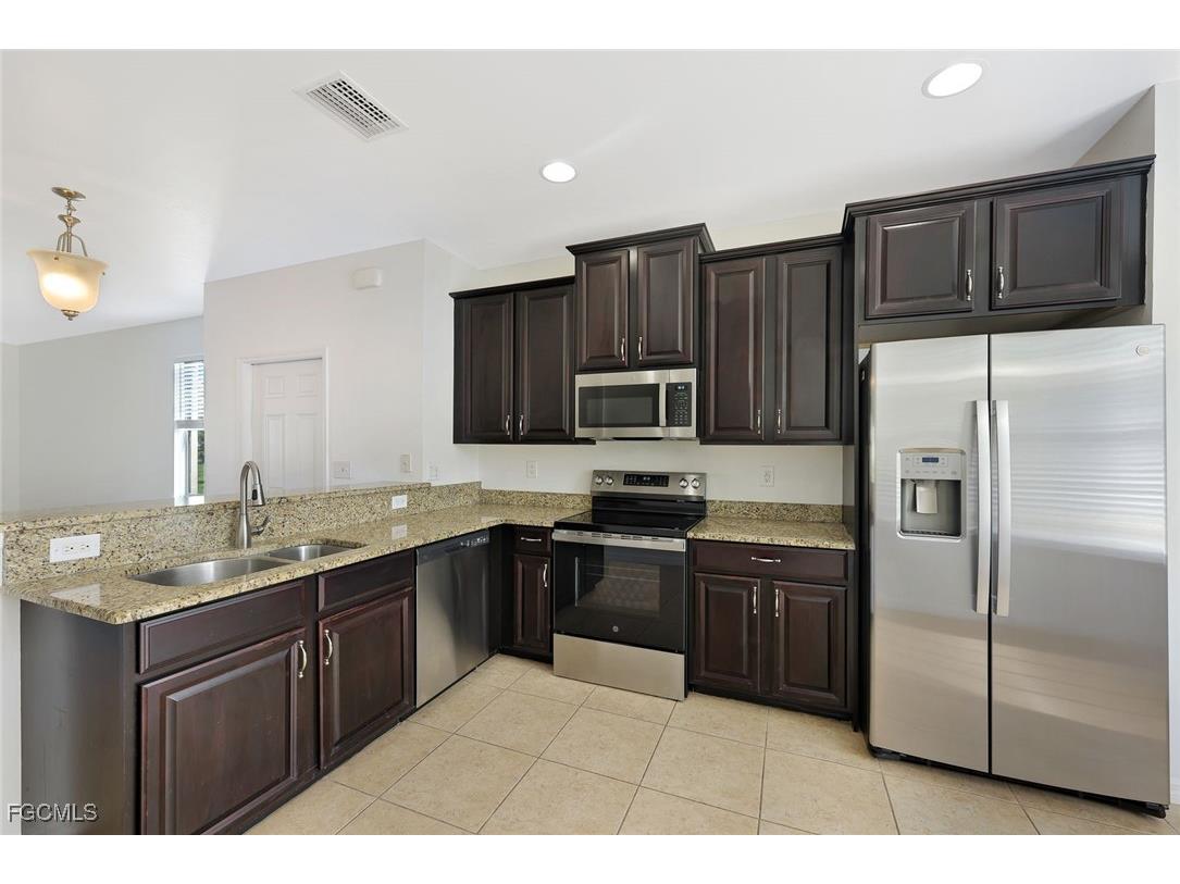 3827 Clearbrook Lane Fort Myers FL 33966 2025025081 image11
