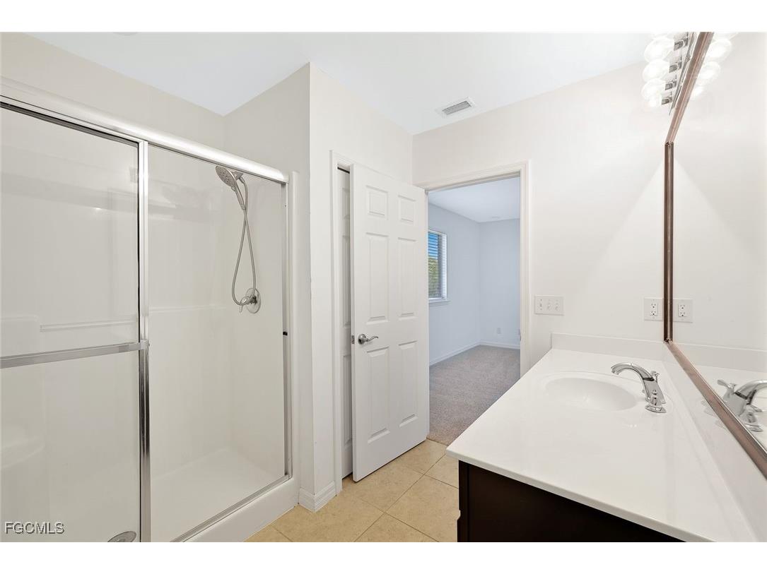 3827 Clearbrook Lane Fort Myers FL 33966 2025025081 image16