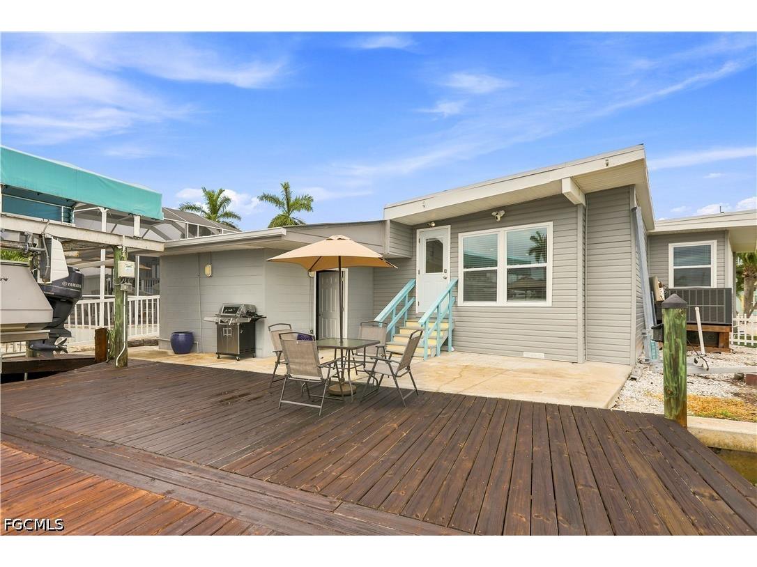 3827 Coconut Drive Saint James City FL 33956 2026031560 image3
