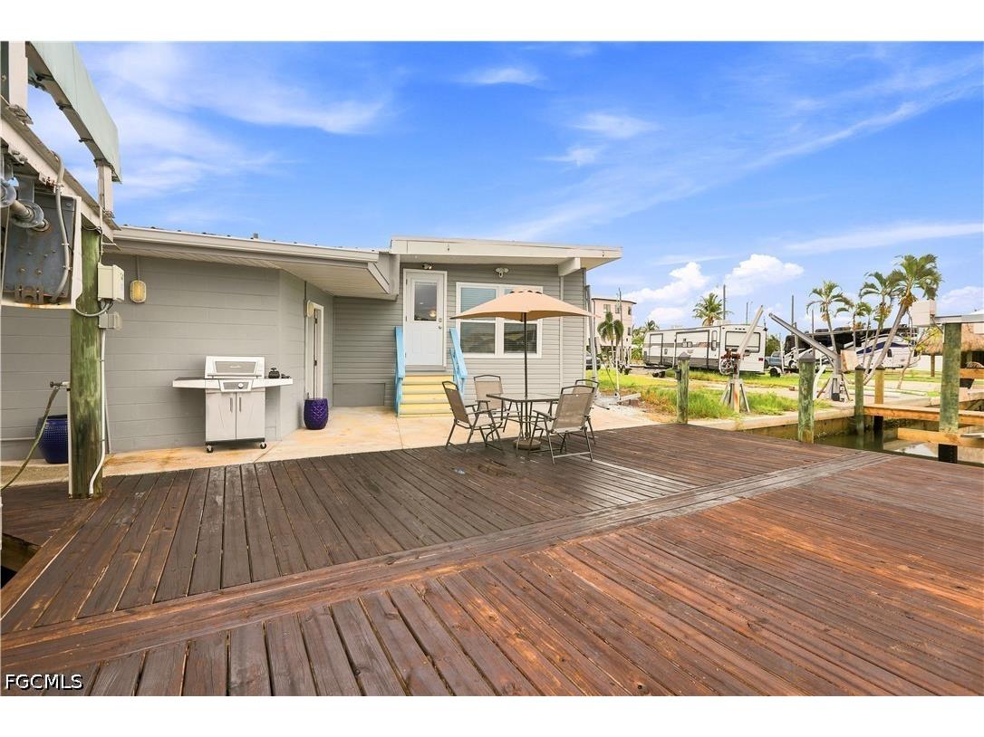 3827 Coconut Drive Saint James City FL 33956 2026031560 image4