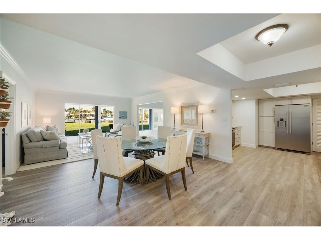 383 Harbour Drive #101 Naples FL 34103 226004870 image1