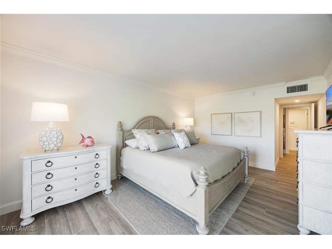 383 Harbour Drive #101 Naples FL 34103 226004870 image14