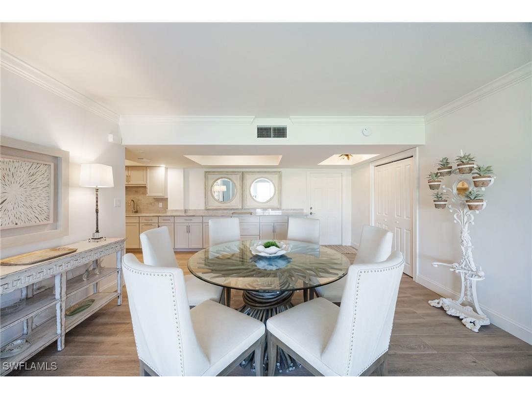 383 Harbour Drive #101 Naples FL 34103 226004870 image2