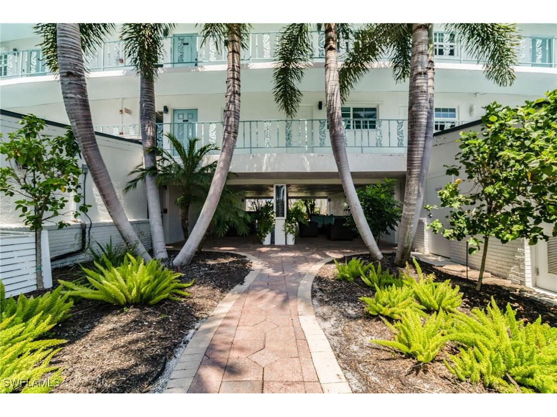 383 Harbour Drive #101 Naples FL 34103 226004870 image26