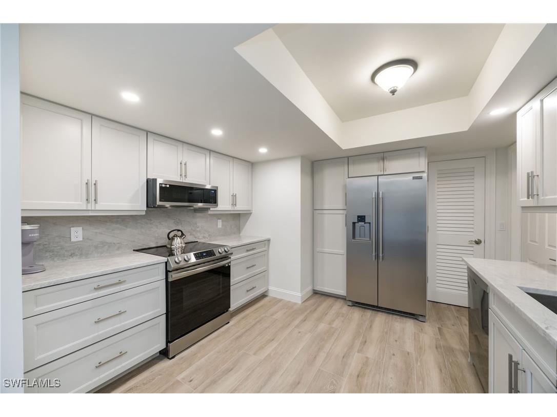 383 Harbour Drive #101 Naples FL 34103 226004870 image5