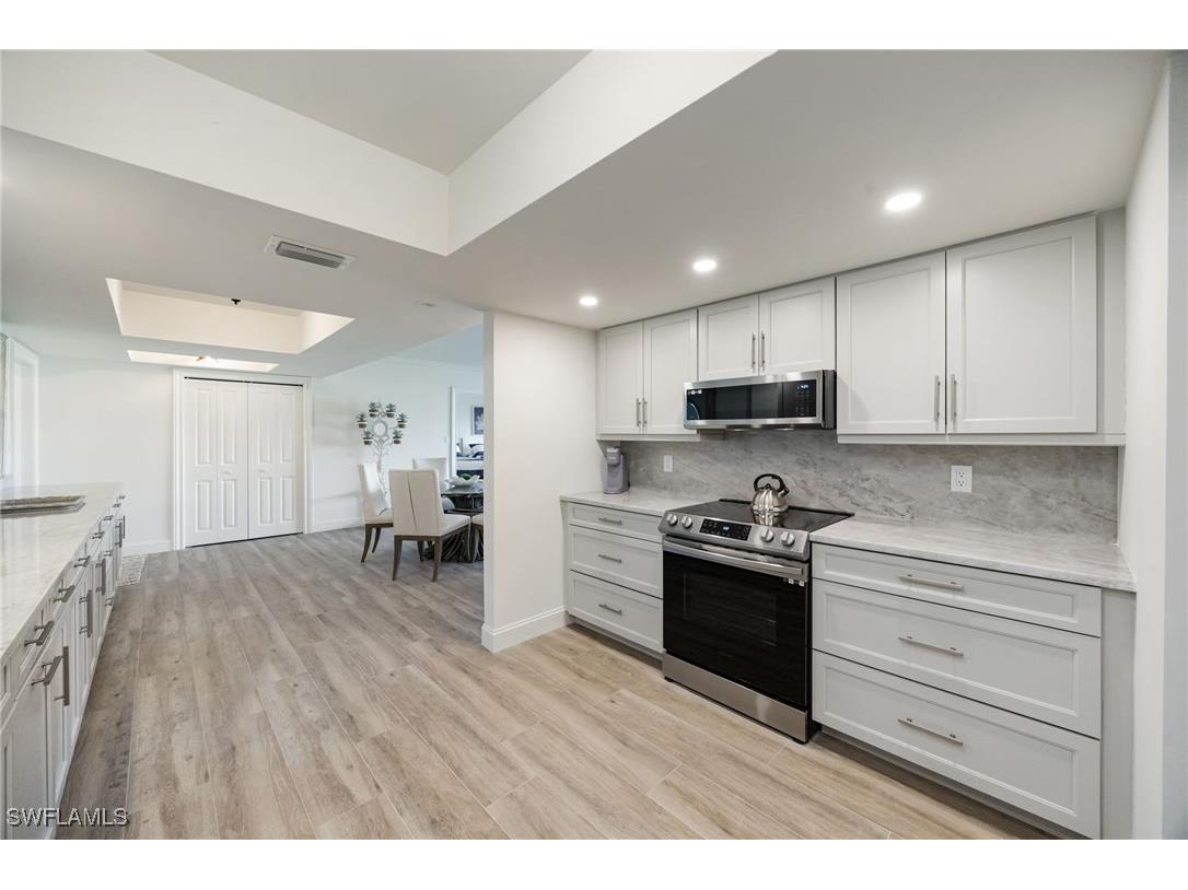 383 Harbour Drive #101 Naples FL 34103 226004870 image6