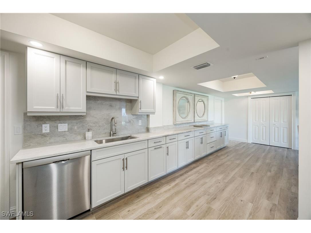 383 Harbour Drive #101 Naples FL 34103 226004870 image7