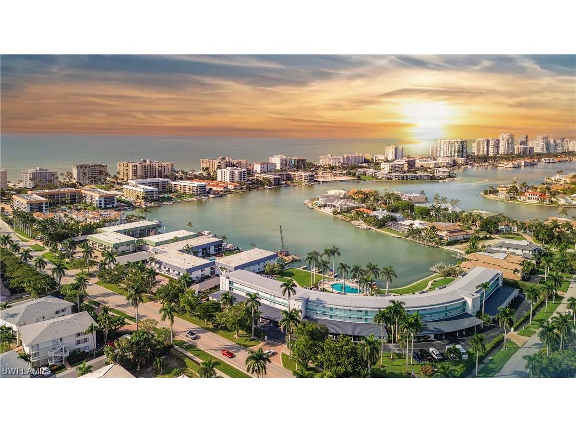 383 Harbour Drive #109 Naples FL 34103 223093050 image1
