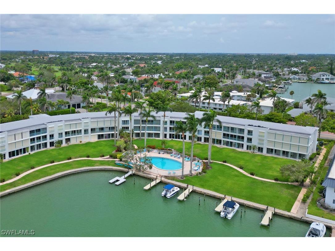 383 Harbour Drive #204 Naples FL 34103 223041097 image1