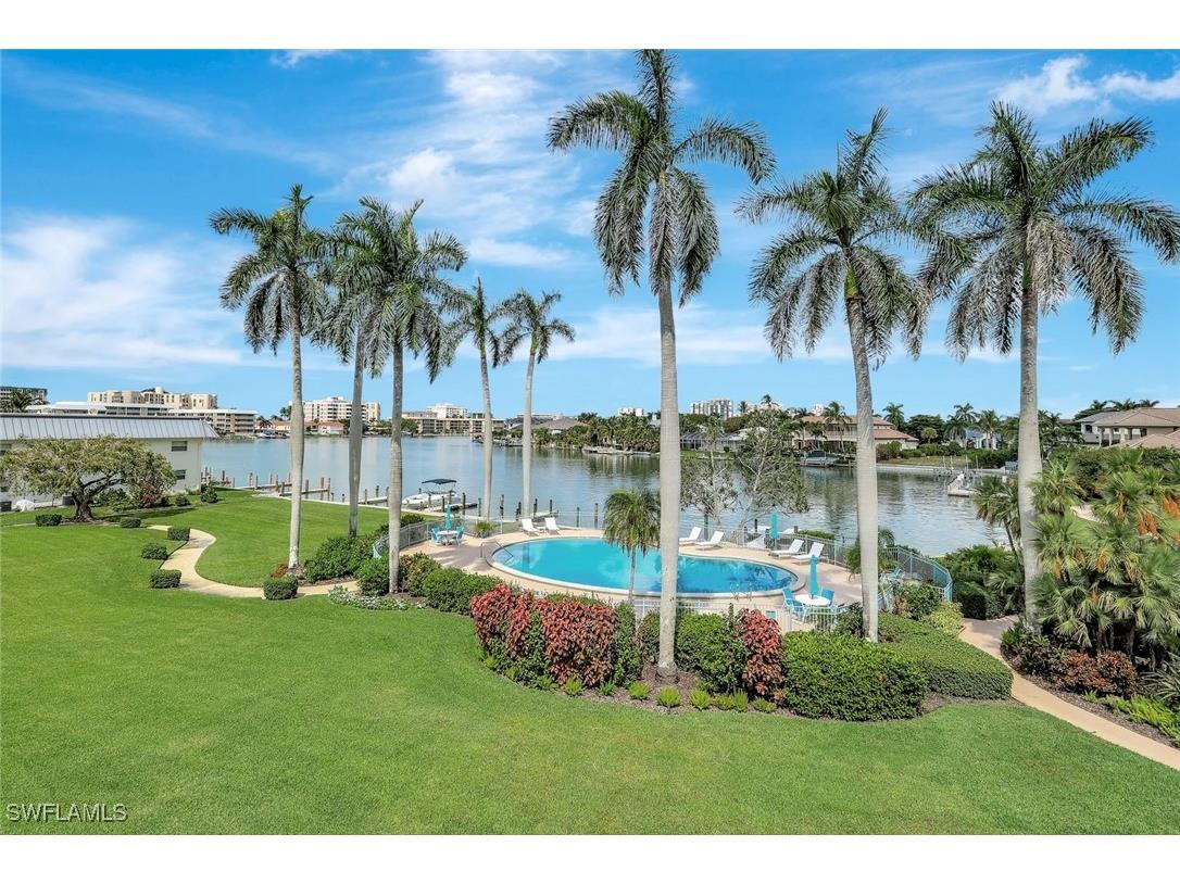 383 Harbour Drive #304 Naples FL 34103 225073753 image1