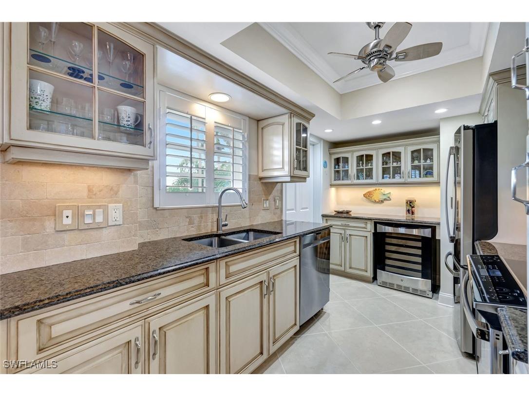 383 Harbour Drive #304 Naples FL 34103 225073753 image12