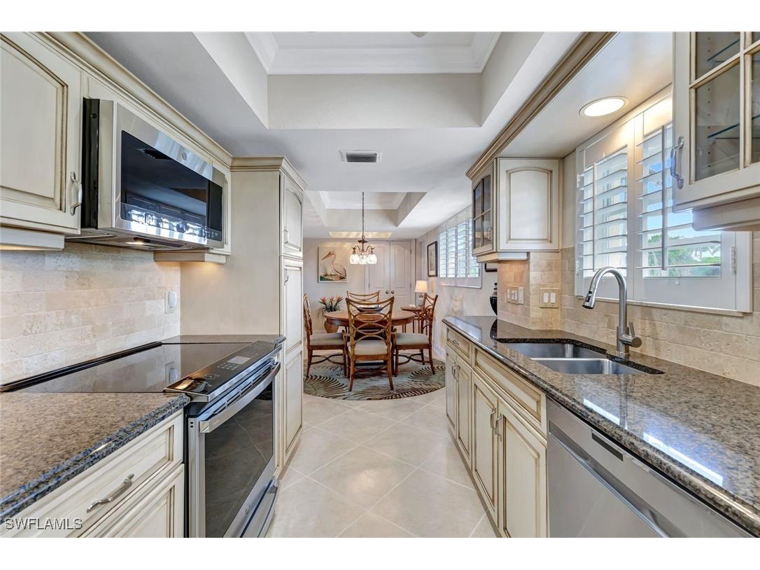 383 Harbour Drive #304 Naples FL 34103 225073753 image13