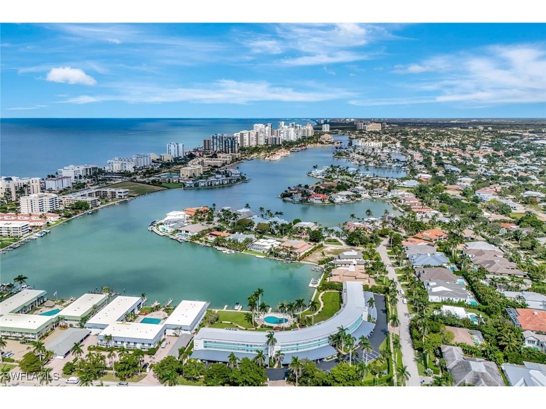 383 Harbour Drive #304 Naples FL 34103 225073753 image2