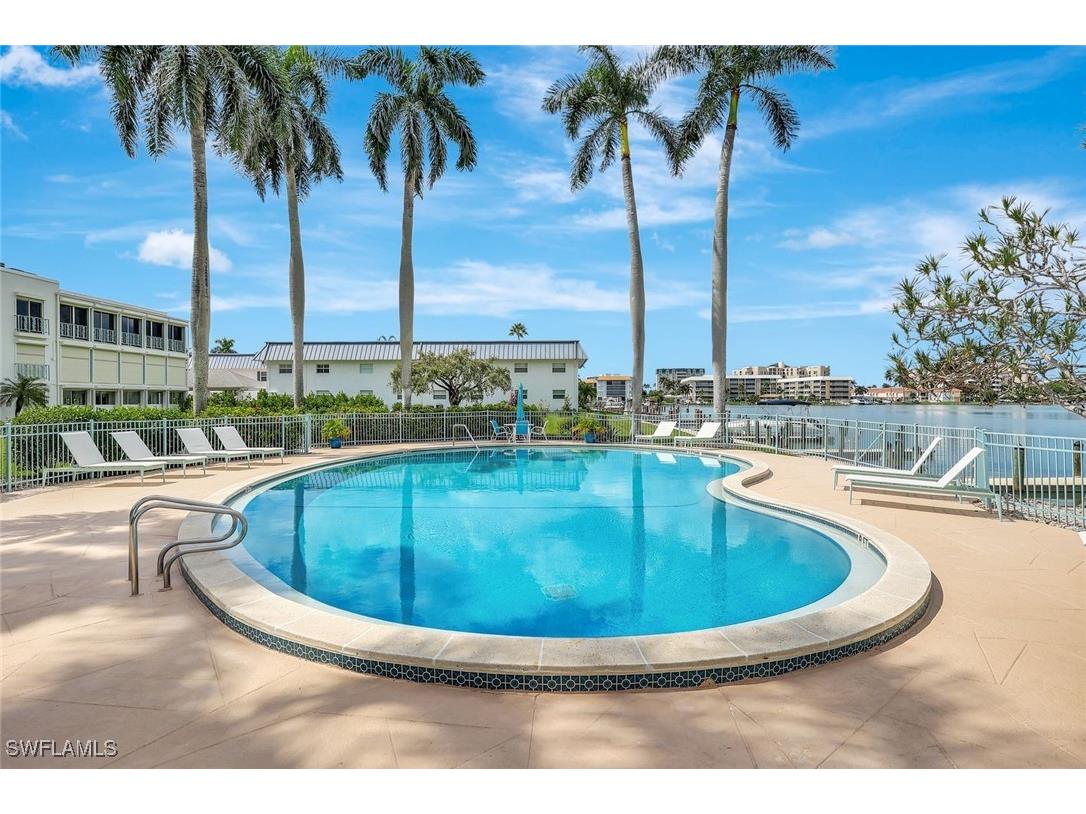 383 Harbour Drive #304 Naples FL 34103 225073753 image29