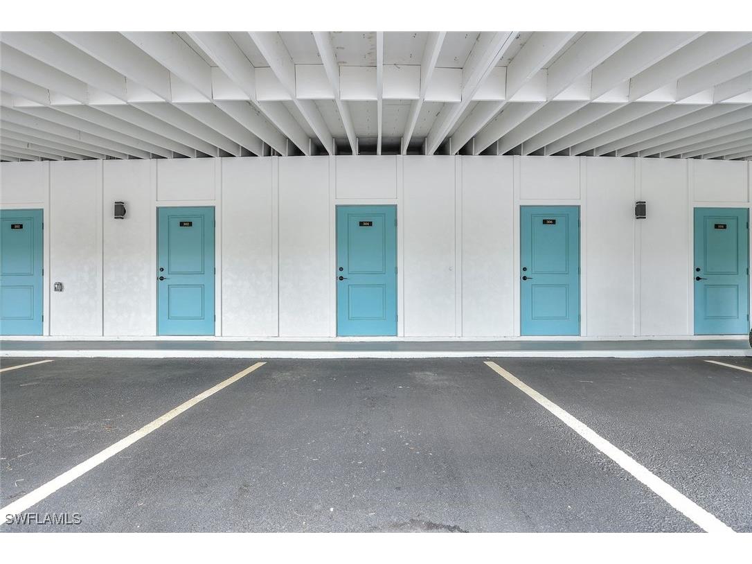 383 Harbour Drive #304 Naples FL 34103 225073753 image36