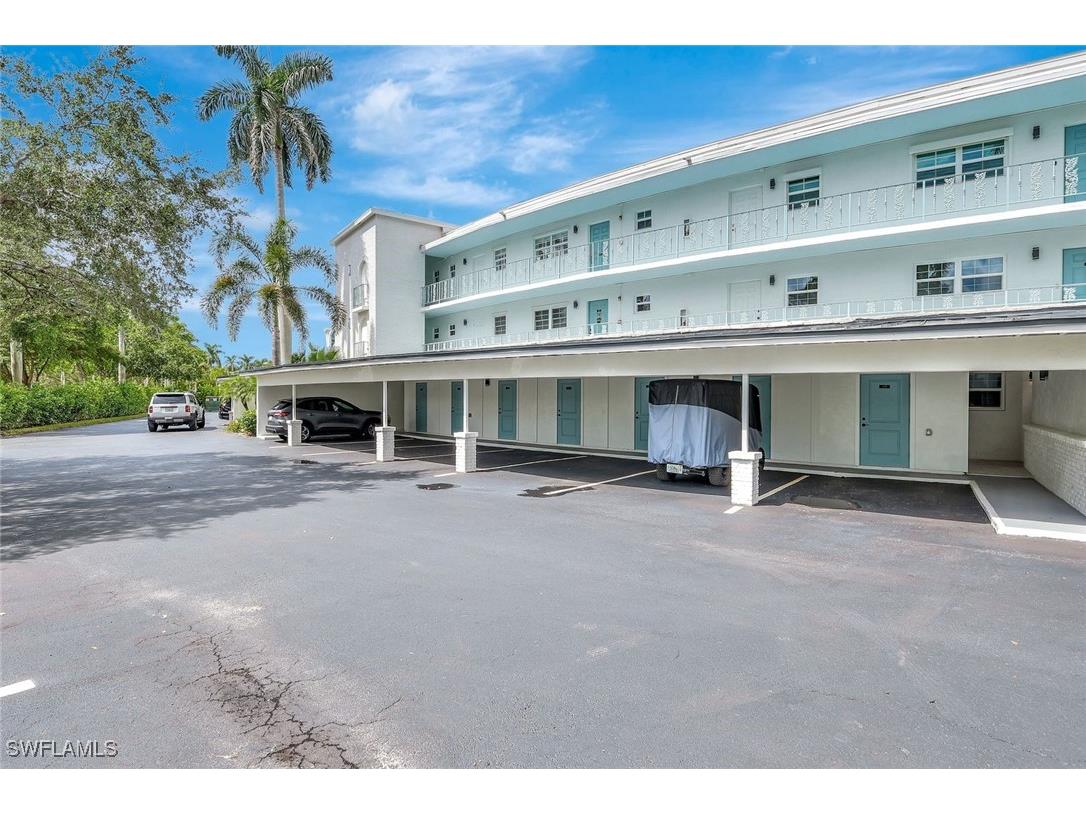 383 Harbour Drive #304 Naples FL 34103 225073753 image6