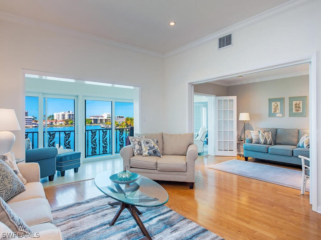 383 Harbour Drive #308 Naples FL 34103 226007237 image1