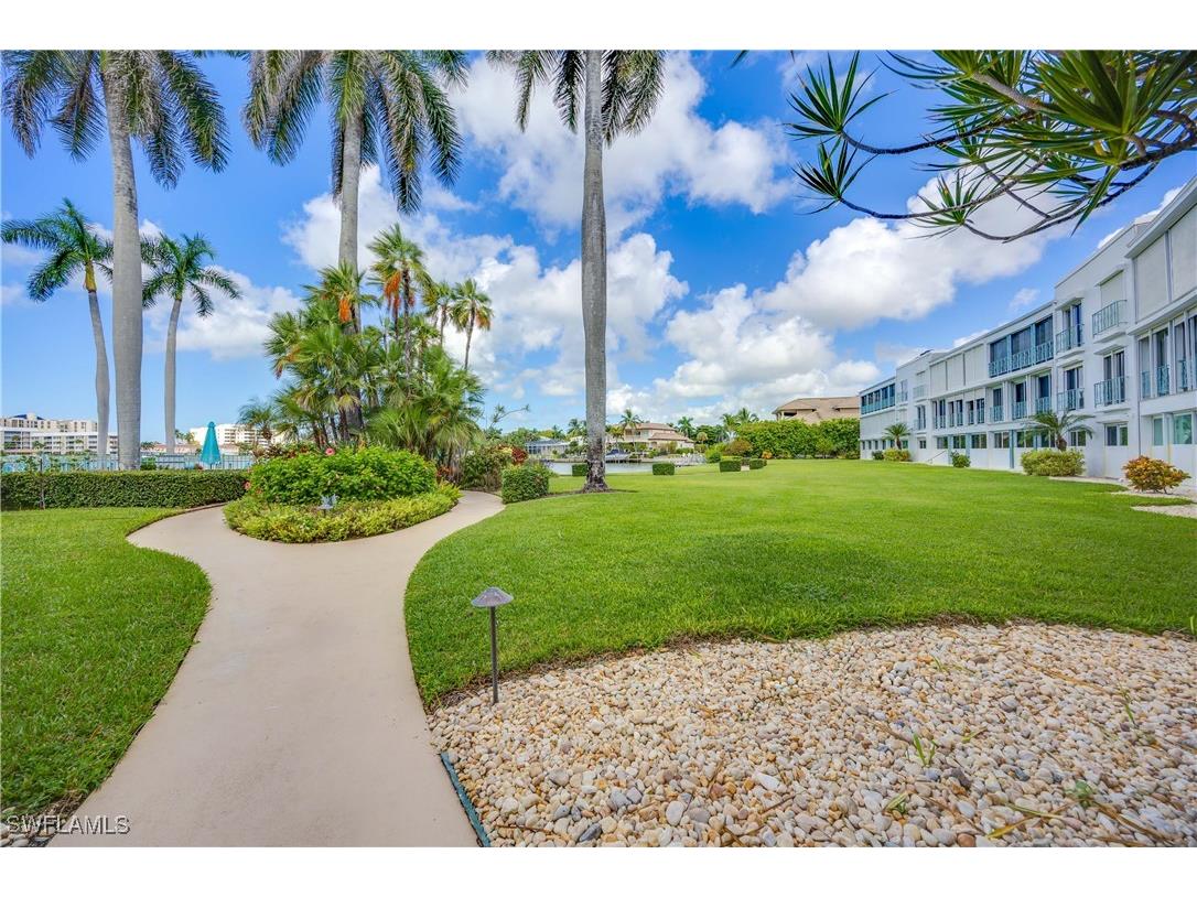 383 Harbour Drive #309 Naples FL 34103 225076192 image12