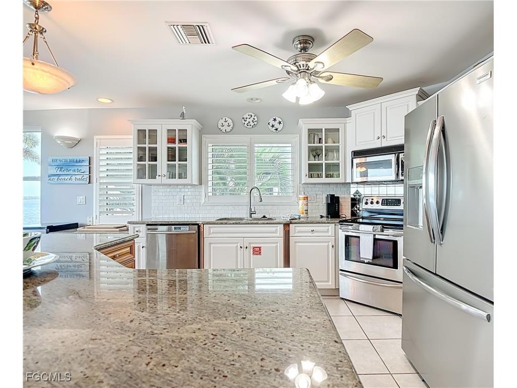 383 Seminole Way Fort Myers Beach FL 33931 2025020376 image11