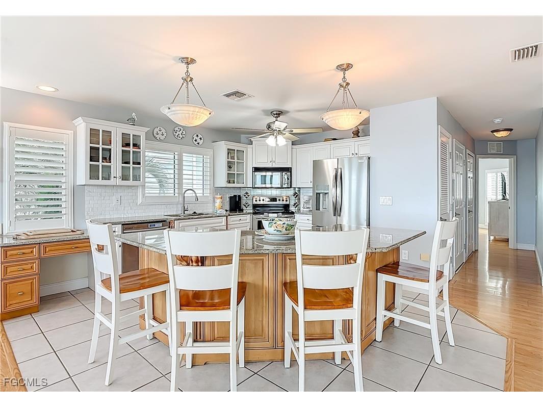 383 Seminole Way Fort Myers Beach FL 33931 2025020376 image13