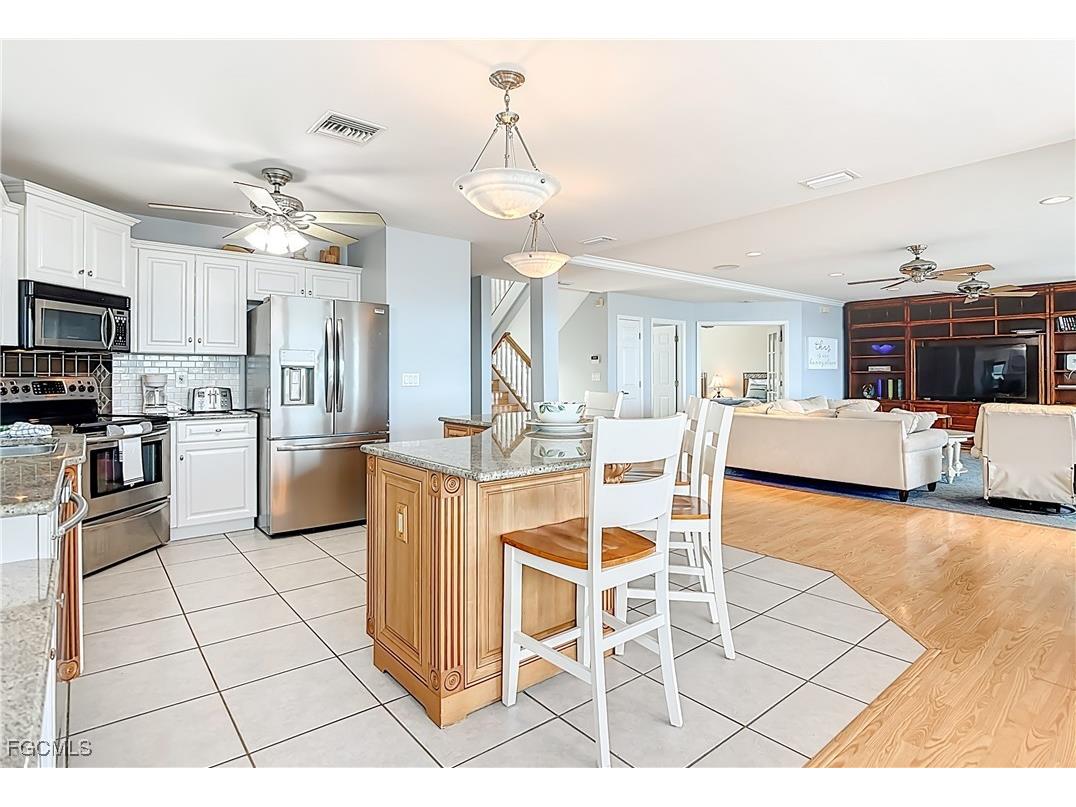 383 Seminole Way Fort Myers Beach FL 33931 2025020376 image16