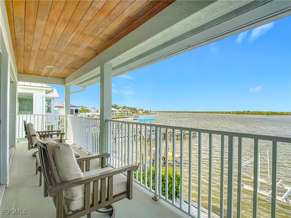 383 Seminole Way Fort Myers Beach FL 33931 2025020376 image27