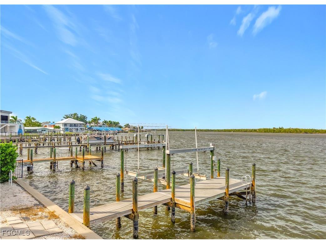 383 Seminole Way Fort Myers Beach FL 33931 2025020376 image40