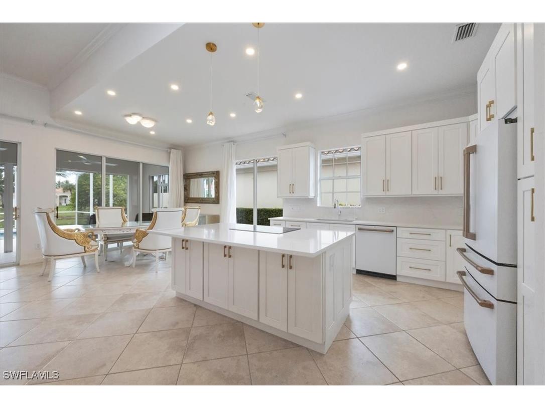 3833 Huelva Court Naples FL 34109 225077228 image4