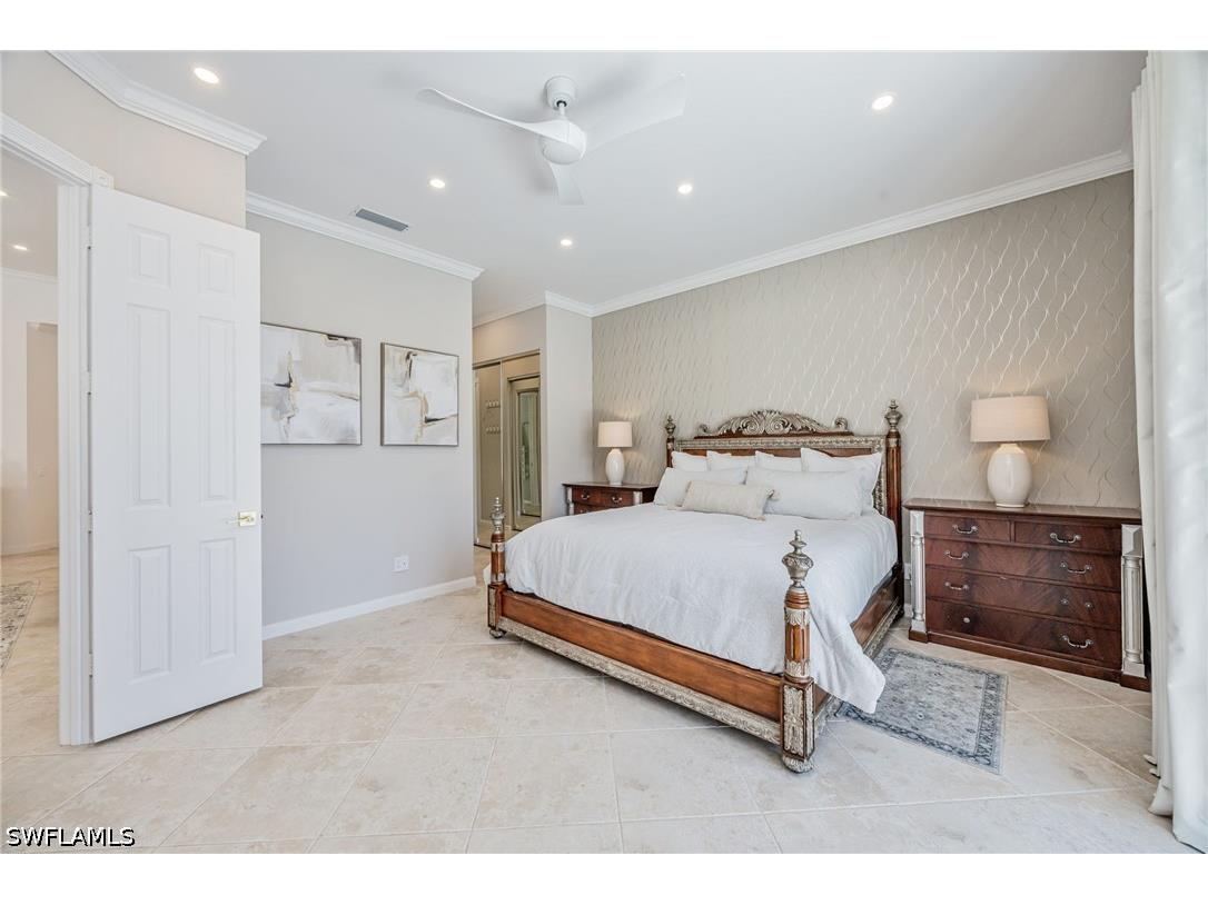 3833 Huelva Court Naples FL 34109 226025634 image20