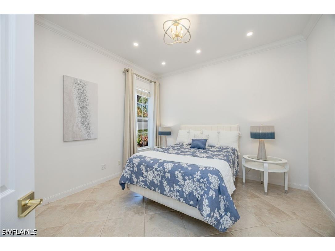 3833 Huelva Court Naples FL 34109 226025634 image24