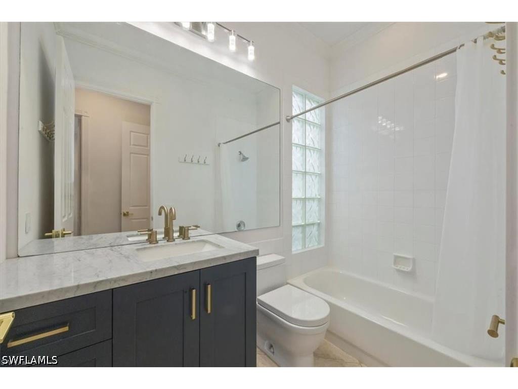 3833 Huelva Court Naples FL 34109 226025634 image26