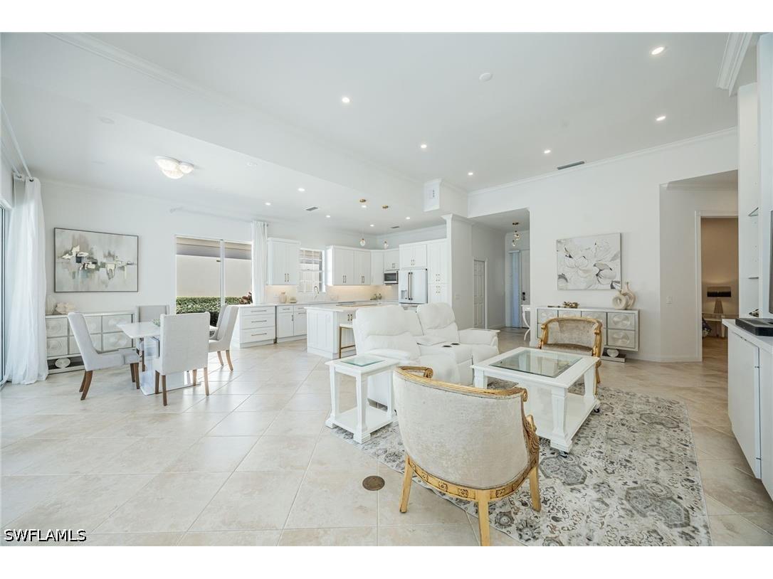 3833 Huelva Court Naples FL 34109 226025634 image9