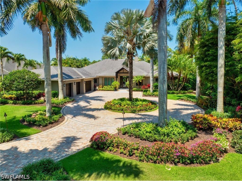384 Edgemere Way E Naples FL 34105 226017484 image1