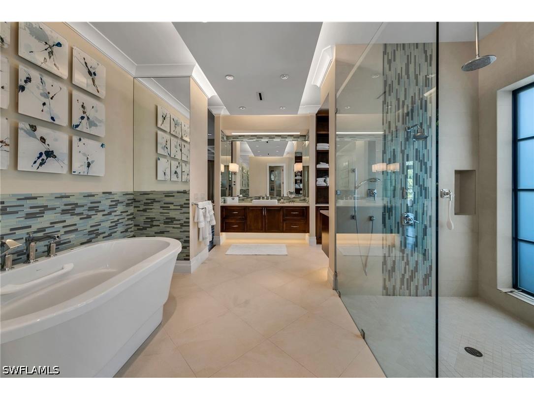384 Edgemere Way E Naples FL 34105 226017484 image12