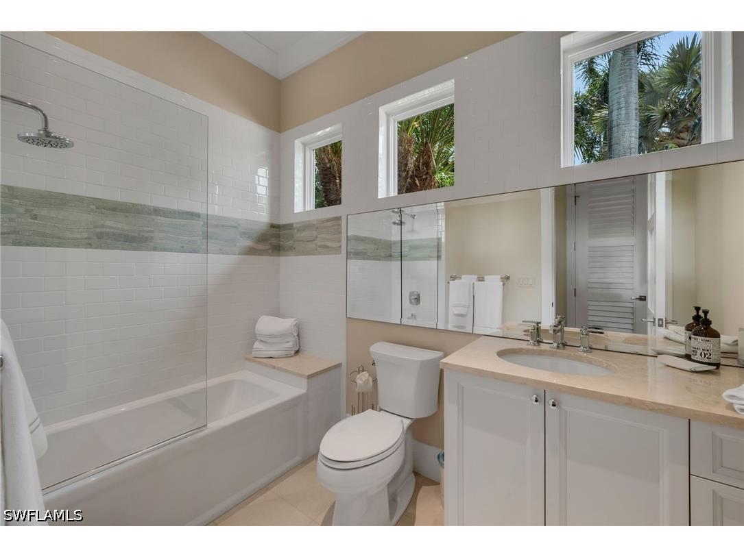 384 Edgemere Way E Naples FL 34105 226017484 image18