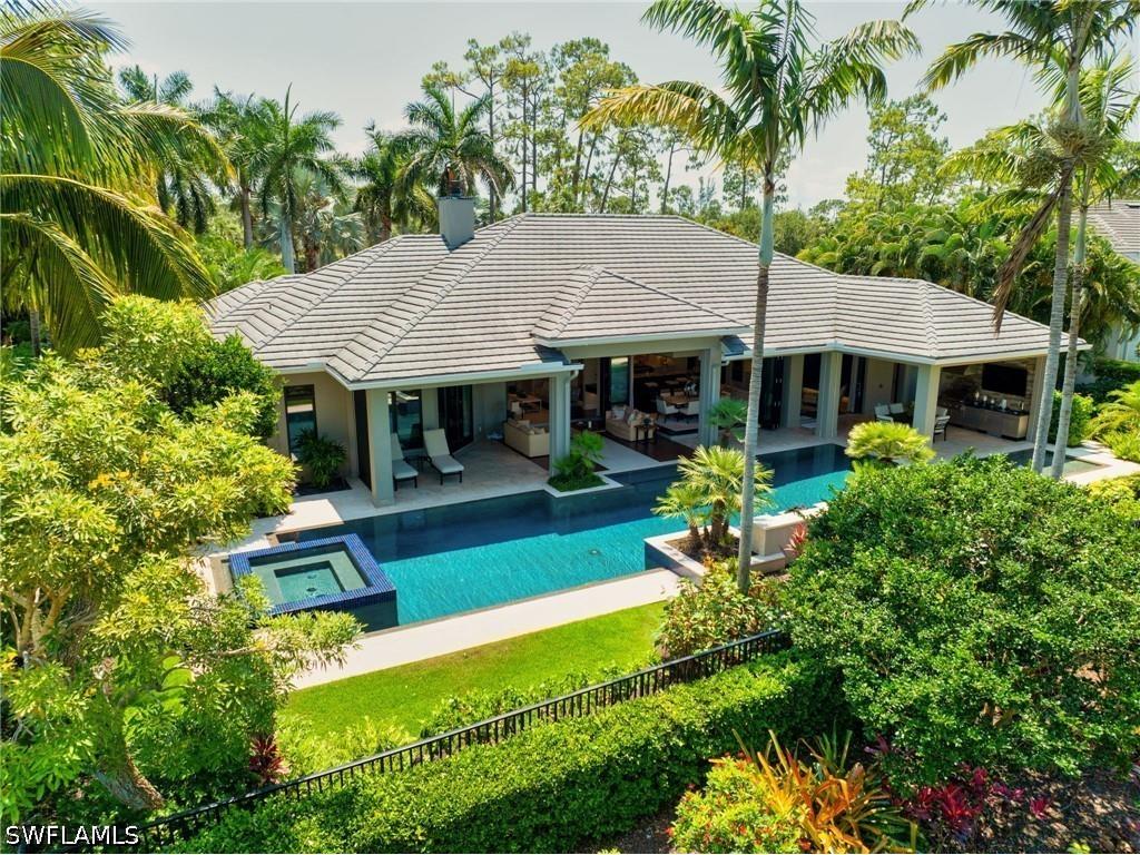 384 Edgemere Way E Naples FL 34105 226017484 image2