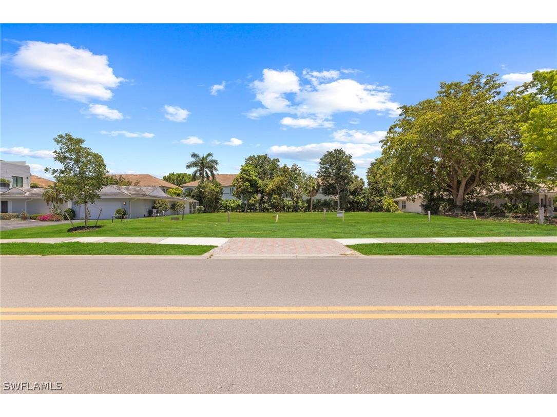 3840 Crayton Road Naples FL 34103 224049023 image1