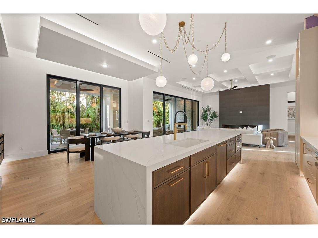 3840 Crayton Road Naples FL 34103 226020996 image1