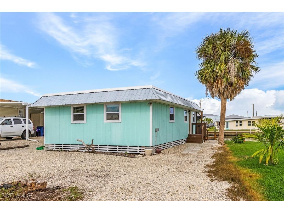 3844 Phoenix Drive Saint James City FL 33956 224068624 image1