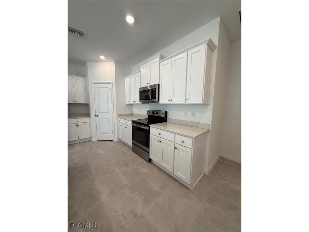 3844 Treasure Oak Way Fort Myers FL 33905 2025025123 image9