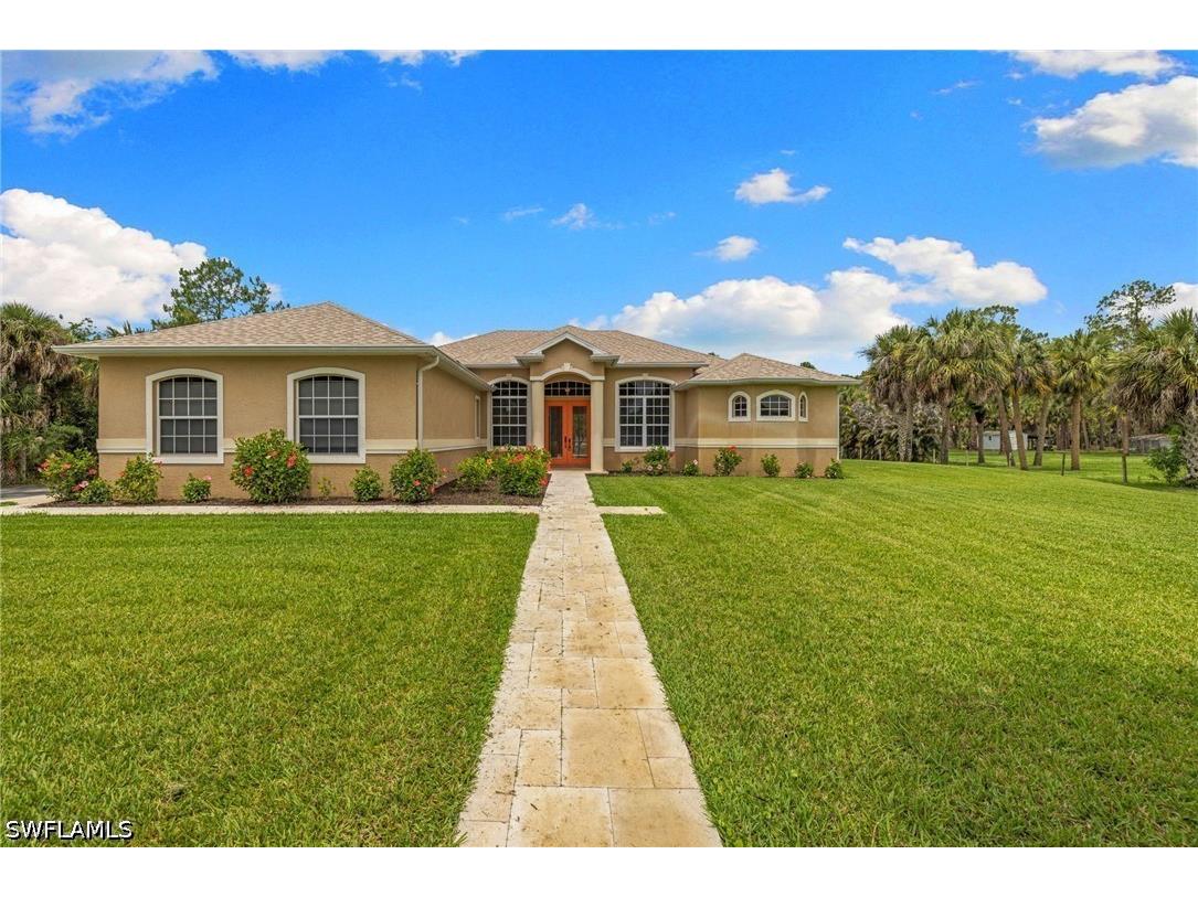 385 13th Street SW Naples FL 34117 226019120 image1