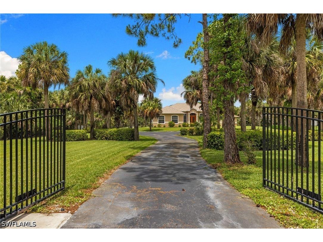 385 13th Street SW Naples FL 34117 226019120 image4