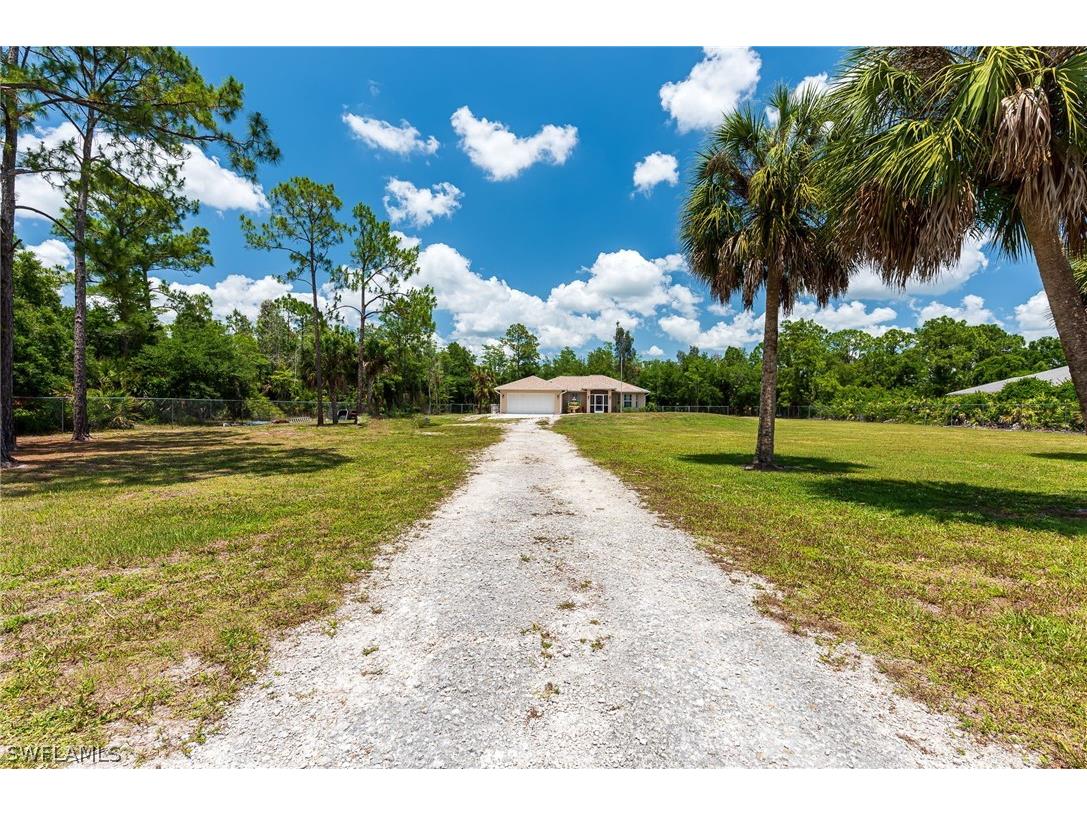 385 35th Avenue NW Naples FL 34120 224041862 image1