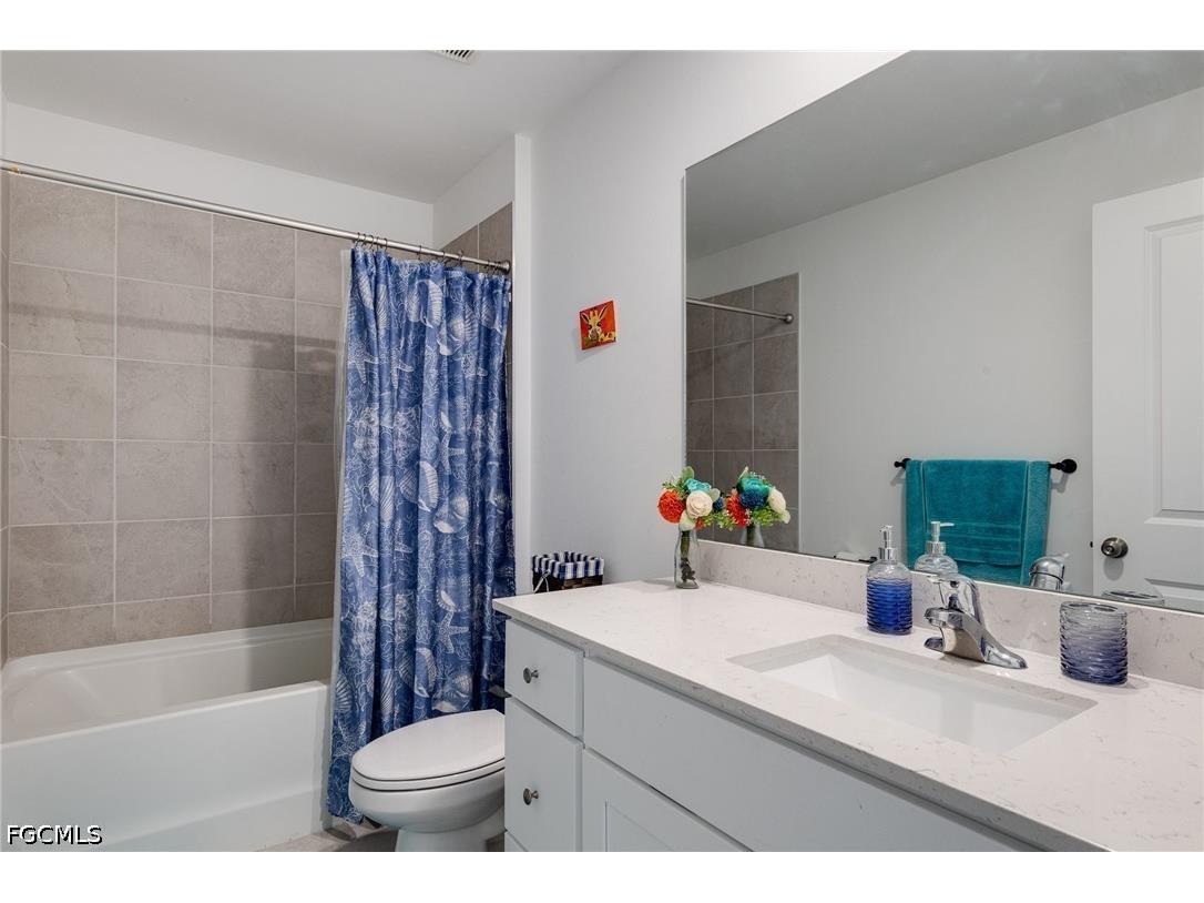 3856 Treasure Oak Way Fort Myers FL 33905 2026024648 image12