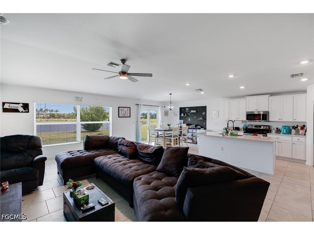 3856 Treasure Oak Way Fort Myers FL 33905 2026024648 image2