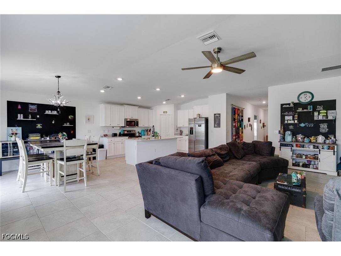 3856 Treasure Oak Way Fort Myers FL 33905 2026024648 image4